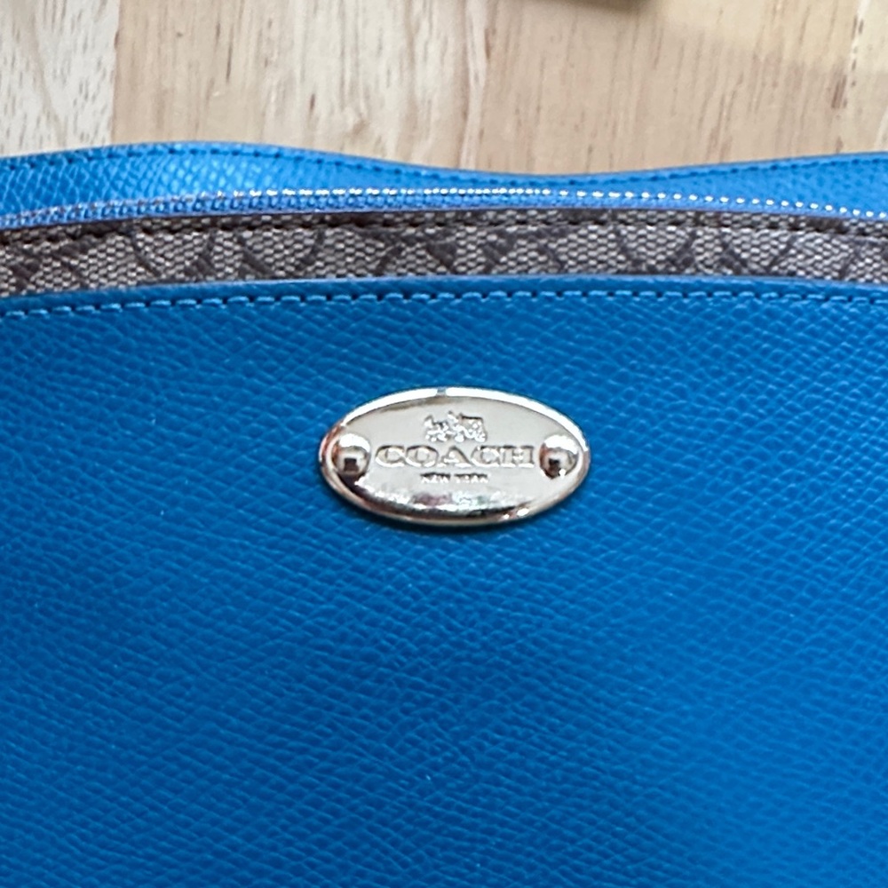 Coach Teal and Tan Shoulder Bag - Picture 9 of 11
